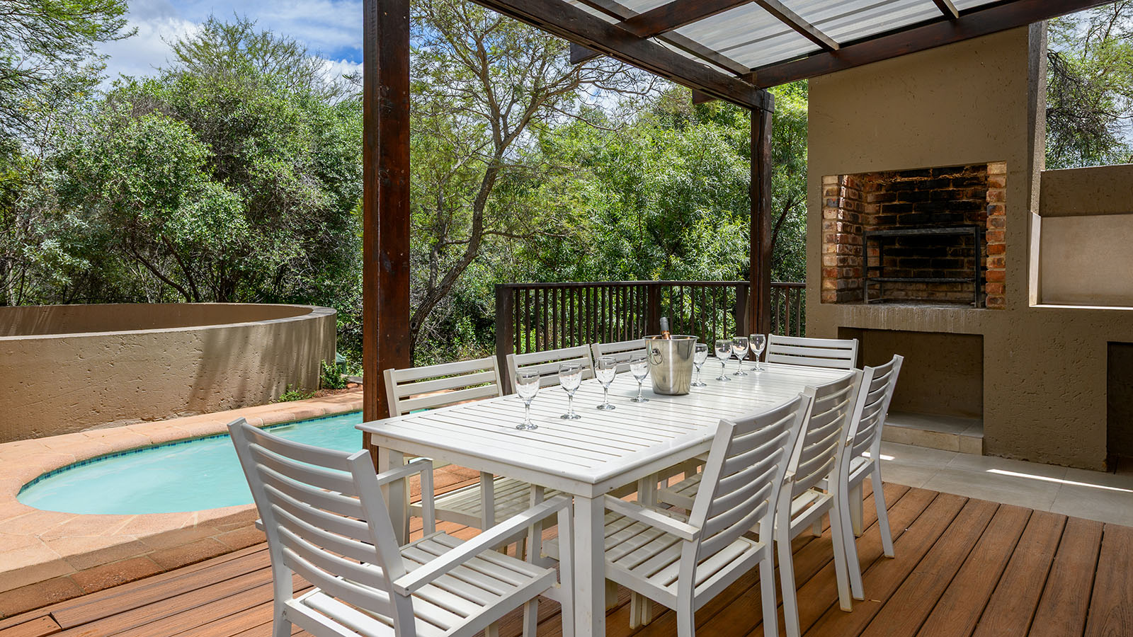 Four Bedroom Chalet with Splash Pool
