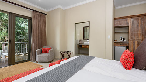 Four Bedroom Chalet with Splash Pool